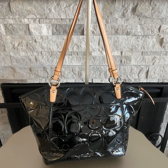Vintage Coach Leah Patent Leather Tote - Picture 6 of 14